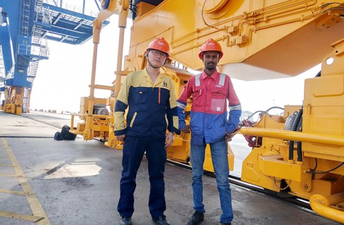 新宝体育在印度Adani集团做系统调试