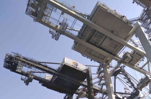 厦门远海1台岸桥防雷产品完成安装